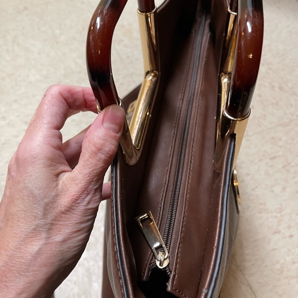 Elegant Brown Tote Bag - Picture 4 of 8